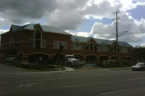 Retail plaza roof — detail 5
